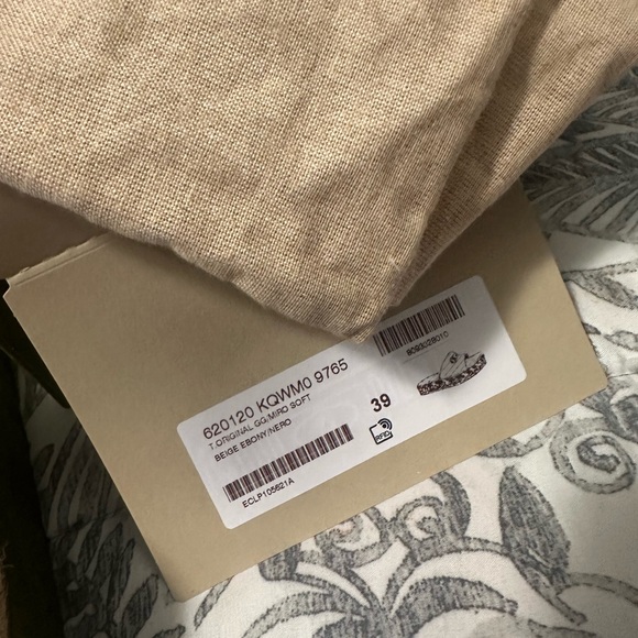 Authentic- Women Gucci Sandals Like NEW!! - Picture 5 of 6